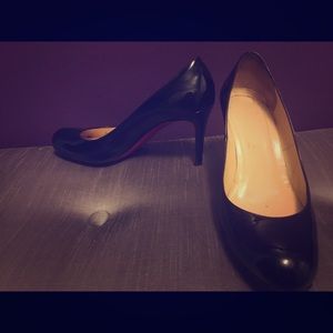 Christian Louboutin simple patent pump